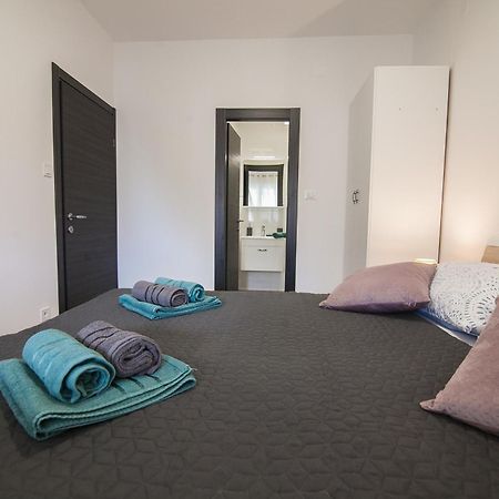 Family Apartments Brach 波尔 外观 照片
