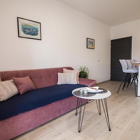 Family Apartments Brach 波尔 外观 照片