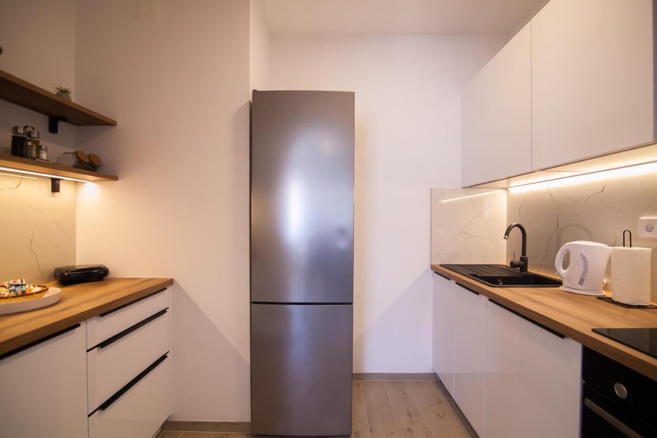 Family Apartments Brach 波尔 外观 照片