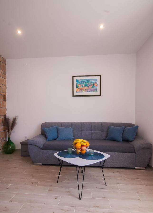 Family Apartments Brach 波尔 外观 照片