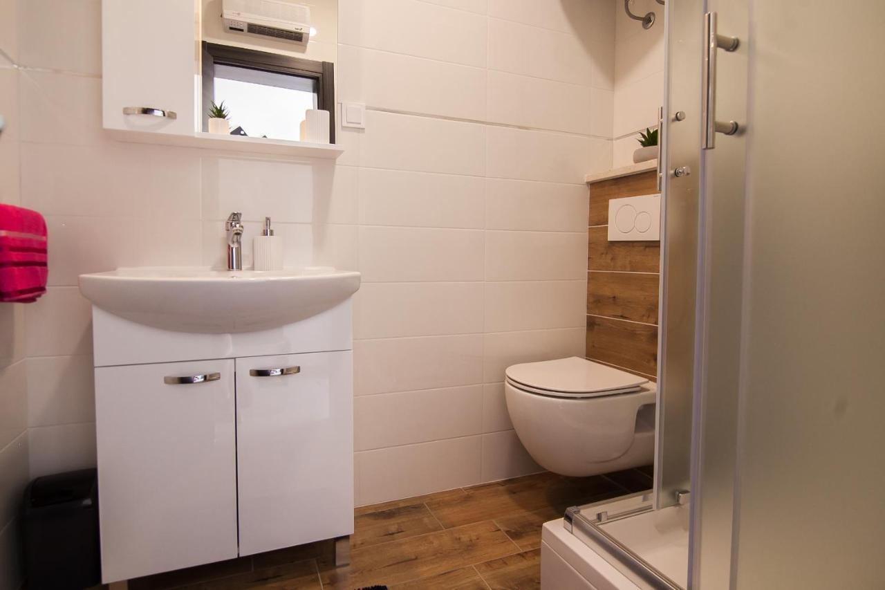 Family Apartments Brach 波尔 外观 照片
