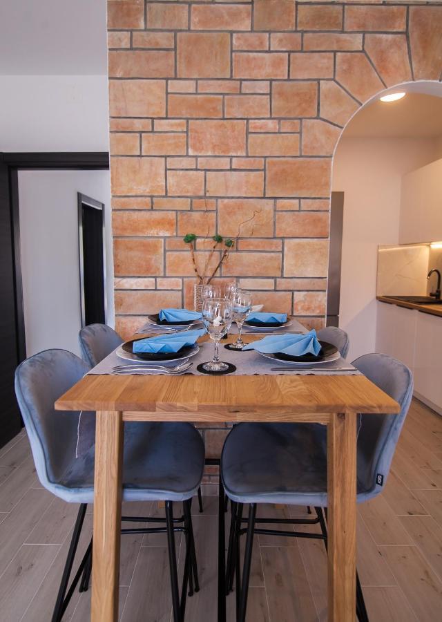 Family Apartments Brach 波尔 外观 照片