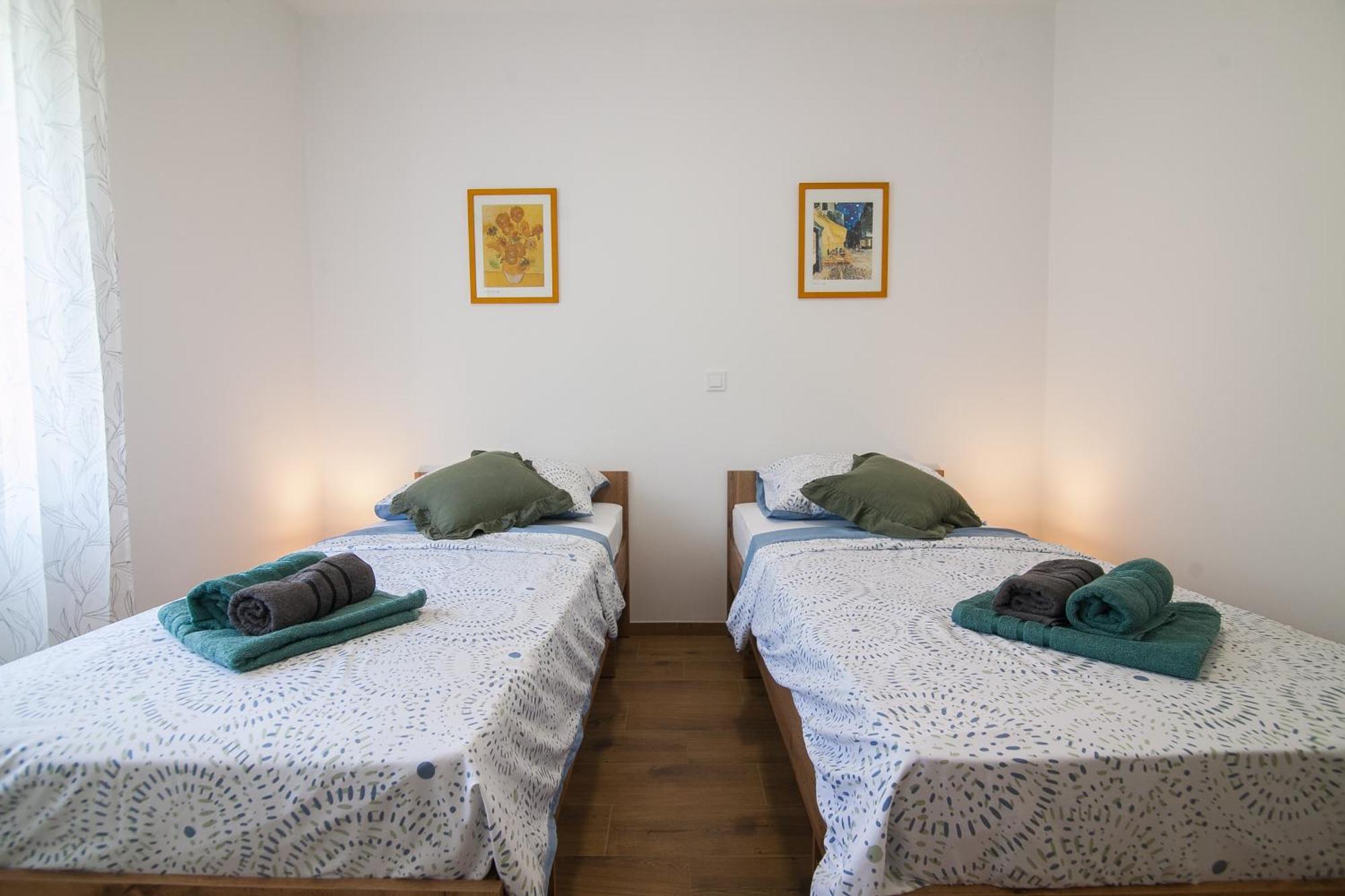 Family Apartments Brach 波尔 外观 照片